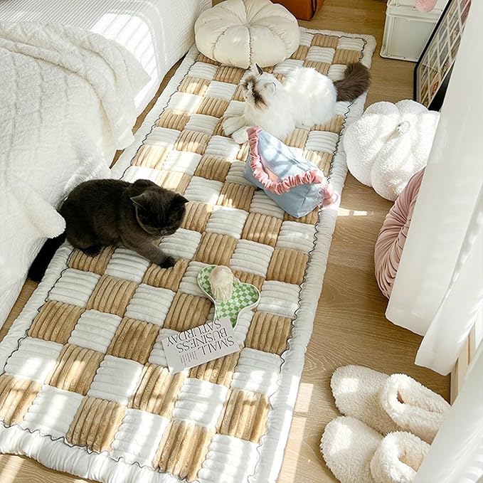 FunnyFuzzy Cream-Coloured Plaid Square Pet Mat Bed Couch Cover, Winter Thickened Dog Bed Cover Pet Blanket Sofa Couch Furniture Protector for Kids Dog Cat(Size:17.7 * 17.7 in,Color:Brown)
