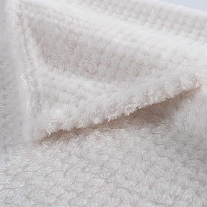 Pet Blanket Warm Soft Dog Blankets Washable Cat Throw Blankets Sofa Bed Couch Furniture Protector Cover for Small Medium Large Dogs Cats, White, 20" x 28"